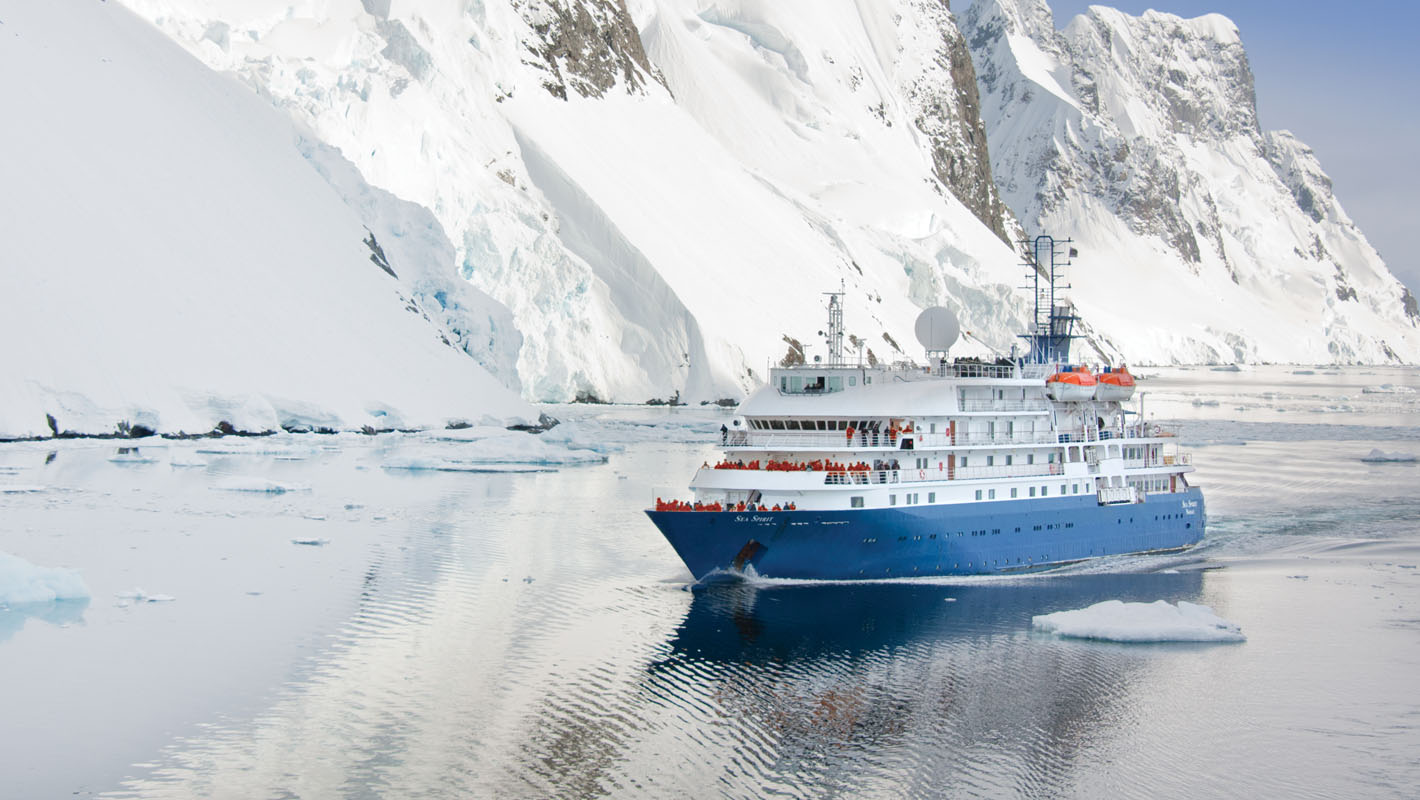Das Forschungs-Kreuzfahrtschiff "Sea Spirit" vor Franz Josef Land. Fotos: Poseidon Expeditions