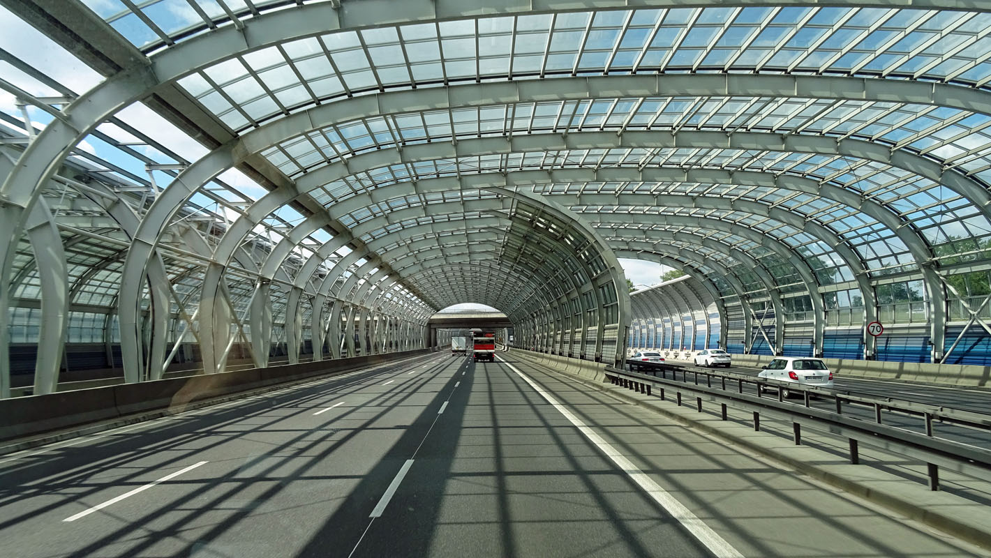 Die Glas-Tunnel von Warschau