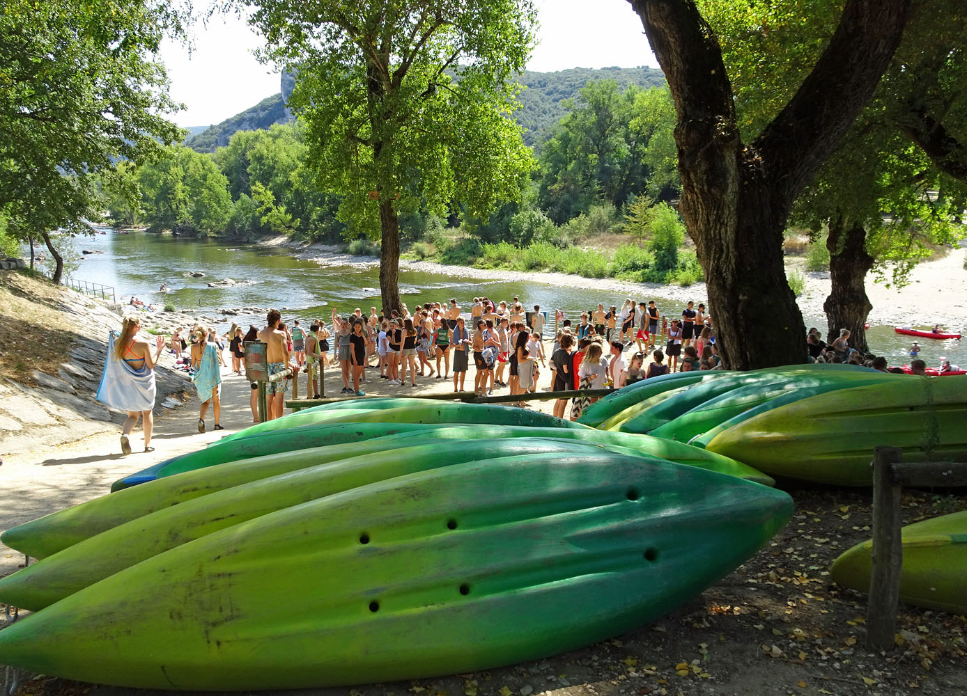 Paddeln und Schwimmen: Die Ardèche bietet jedem etwas.