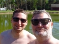 Geburtstagsbesuch auf Saaremaa: Sohn Thore besucht den Autoren.
