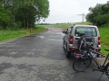 Fahrrad und Jimny vor Sperre whe