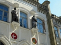 Hausfrtont mit Putten sab